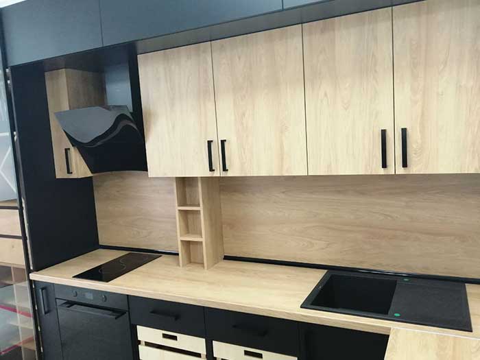 глянцевая угловая кухонная мебель